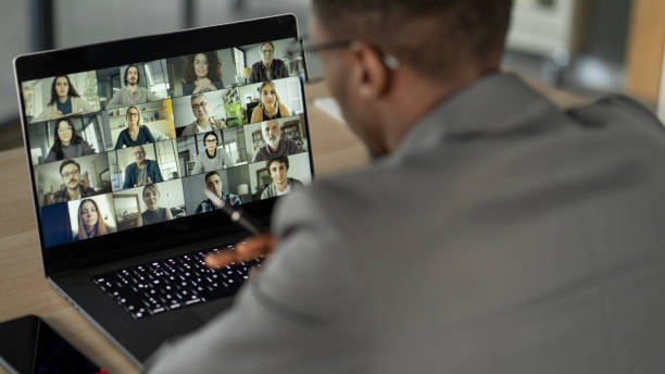 hablar-y-trabajar-en-videollamadas.jpg